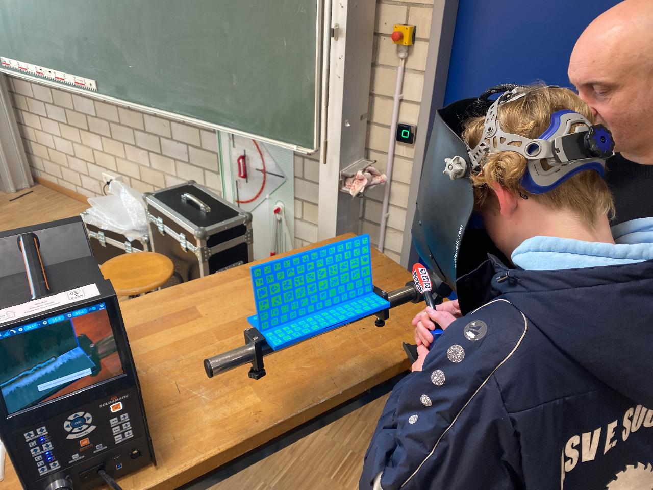 Schüler beim Praxistest